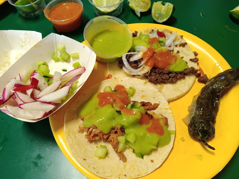 Taquería El Cometa food