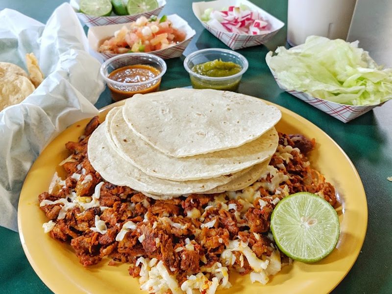 Taquería El Cometa food